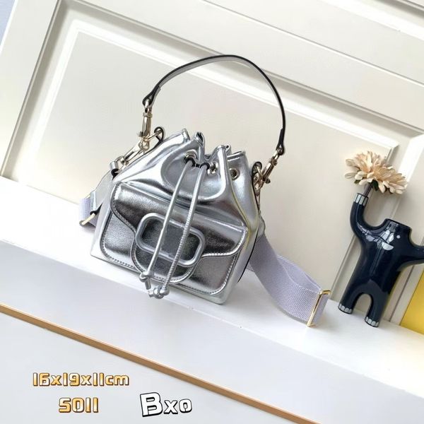 High-quality classic exquisite calfskin bucket bag, designer bag, cross-body for girls, shoulder bag, handbag, can store mobile phones, cosmetics and other small items, 3bag
High-quality classic exquisite calfskin bucket bag, designer bag, cross-body for girls, shoulder bag, handbag, can store mobile phones, cosmetics and other small items, 3bag