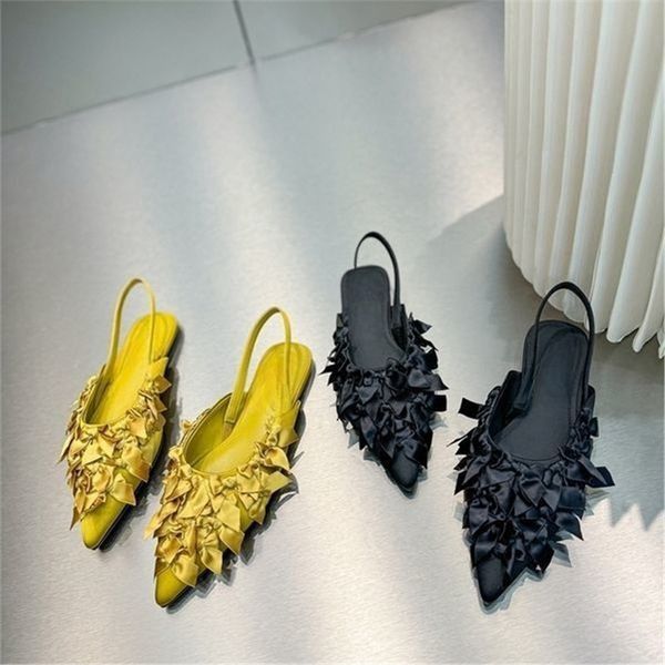 Fashion flat bottomed French sandals in Baotou womens shallow mouth thin ribbon bow fashion sandals pointed flowers satin slippers with buckles women shoes, Image colors/529
Fashion flat bottomed French sandals in Baotou womens shallow mouth thin ribbon bow fashion sandals pointed flowers satin slippers with buckles women shoes, Image colors/529