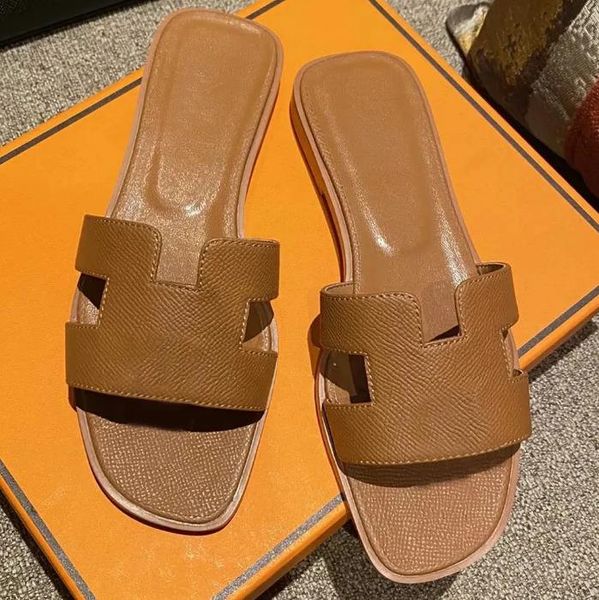 Designer Slides Slippers Beach Classic Flat Sandal Summer Lady Leather Flip Flops Men Women High quality sandals with box 35-42, #12
Designer Slides Slippers Beach Classic Flat Sandal Summer Lady Leather Flip Flops Men Women High quality sandals with box 35-42, #12