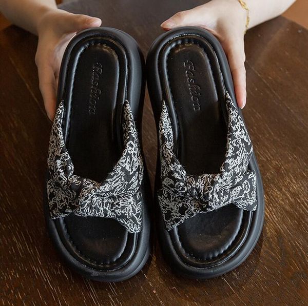Summer casual and fashionable women's cool mop fabric cross style thick sole height increase comfortable and durable versatile and simple wholesale upgrade version, White
Summer casual and fashionable women's cool mop fabric cross style thick sole height increase comfortable and durable versatile and simple wholesale upgrade version, White