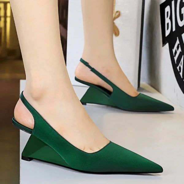 Fashion women's sandals summer are simple and versatile with solid color satin high heels and pointed sexy women shoes Elegant sandals with shallow wedges, Red
Fashion women's sandals summer are simple and versatile with solid color satin high heels and pointed sexy women shoes Elegant sandals with shallow wedges, Red