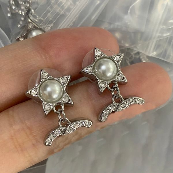 Luxury Earrings pearl Designer 18k Gold Plated Crystal Zirconia Stud Earrings for Women Design Diamond Earrings Wedding Party Jewelry
Luxury Earrings pearl Designer 18k Gold Plated Crystal Zirconia Stud Earrings for Women Design Diamond Earrings Wedding Party Jewelry