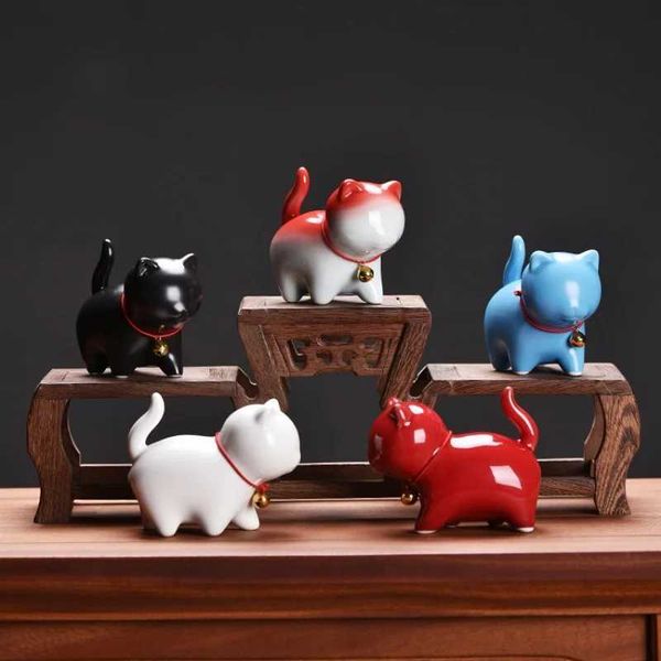 Ceramic Cat Sculpture Cartoon Bell Cats Tea Pet Teaware Accessories Home Office Teatable Micro-landscaping Decoration Pen HolderXJ240814