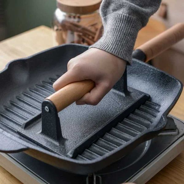 Outdoor accessories steak barbecue fried squid picnic teppanyaki cast iron press plate meat cake toolX240815, White
Outdoor accessories steak barbecue fried squid picnic teppanyaki cast iron press plate meat cake toolX240815, White