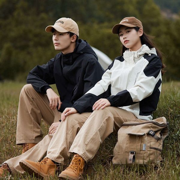 Stormtrooper jacket for men and women, outdoor three in one jacket for couples entering trendy brand climbing, Men's outerwear - black and white
Stormtrooper jacket for men and women, outdoor three in one jacket for couples entering trendy brand climbing, Men's outerwear - black and white