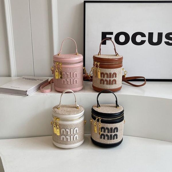 Summer popular straw handbag simple Joker woven mobile phone bag niche design stitching leather bucket bag street trend zipper women's shoulder bag, Black
Summer popular straw handbag simple Joker woven mobile phone bag niche design stitching leather bucket bag street trend zipper women's shoulder bag, Black