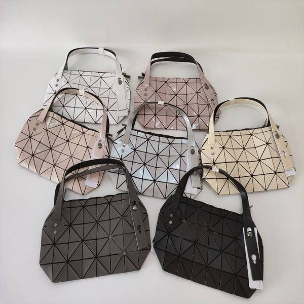 Designer Crossbody Bag Luxury Handbag Shoulder Bag Triangle Stitching Silicone Block Luxury Unisex Silicone Block Boston Tote Bag, San5
Designer Crossbody Bag Luxury Handbag Shoulder Bag Triangle Stitching Silicone Block Luxury Unisex Silicone Block Boston Tote Bag, San5