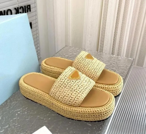 Designer Sandals Gold Buckle Slip on Black Brown Pool Slippers Crochet Slides Women's Casual Sandals Platform Wedges Straw Flatform Slipper 35-42, A14
Designer Sandals Gold Buckle Slip on Black Brown Pool Slippers Crochet Slides Women's Casual Sandals Platform Wedges Straw Flatform Slipper 35-42, A14