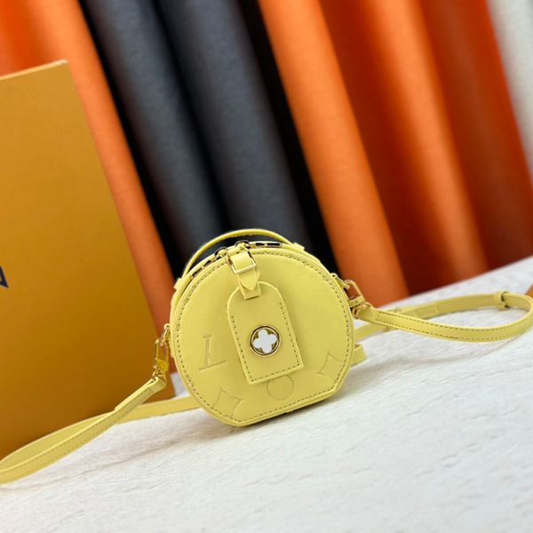 Ladies Designer Bag Mini Round Cake Handbag Integrated Handle Zipper Coin Purse Crossbody Bag 22.5x21x7cm, Yellow
Ladies Designer Bag Mini Round Cake Handbag Integrated Handle Zipper Coin Purse Crossbody Bag 22.5x21x7cm, Yellow