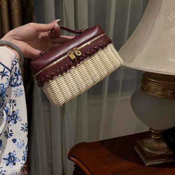Designer messenger bag mini handbag bag bags Elegant Women Bamboo Weave Luxury Handbag Versatile Small Square Casual Bag Square Messenger Bag luxury shoulder bag, L5
Designer messenger bag mini handbag bag bags Elegant Women Bamboo Weave Luxury Handbag Versatile Small Square Casual Bag Square Messenger Bag luxury shoulder bag, L5