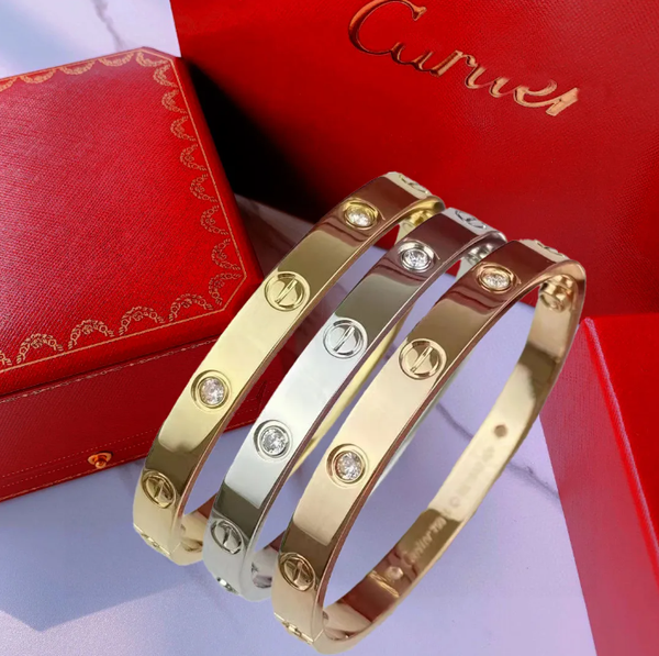 Designer 18K Gold High-Quality Bracelet Birthday Gift Luxury Brand Gift Men's And Women's Jewelry
Designer 18K Gold High-Quality Bracelet Birthday Gift Luxury Brand Gift Men's And Women's Jewelry