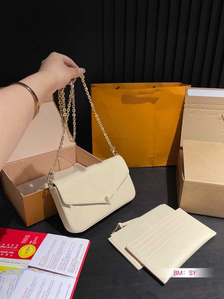 2024 purses ladies luxury handbags PERFUME SHAPE evening women gold clutches red party magazine clutch bags for bag handbag, Multi4
2024 purses ladies luxury handbags PERFUME SHAPE evening women gold clutches red party magazine clutch bags for bag handbag, Multi4