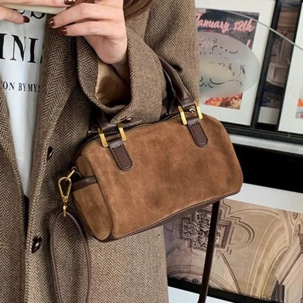 Winter Retro Womens Bag Suede Hundreds of Single Shoulder Slanting Cross Small Bag Pillow Shaped Handbag Womens Bag 240820