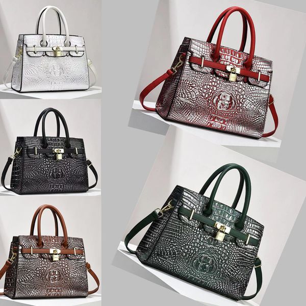 Classic atmospheric padded leather ladies handbags elegant retro crocodile handbags daily Joker commuter shoulder bag gold buckle fashion handbags, Green
Classic atmospheric padded leather ladies handbags elegant retro crocodile handbags daily Joker commuter shoulder bag gold buckle fashion handbags, Green