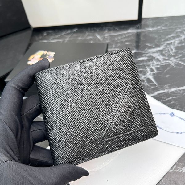 Designer mens wallet leather short Wallet Stylish Men Folding triangle Wallets Purse Card Holder Notes Money Purses Flip cardholder women wallet wholesale with box, Dark grey
Designer mens wallet leather short Wallet Stylish Men Folding triangle Wallets Purse Card Holder Notes Money Purses Flip cardholder women wallet wholesale with box, Dark grey