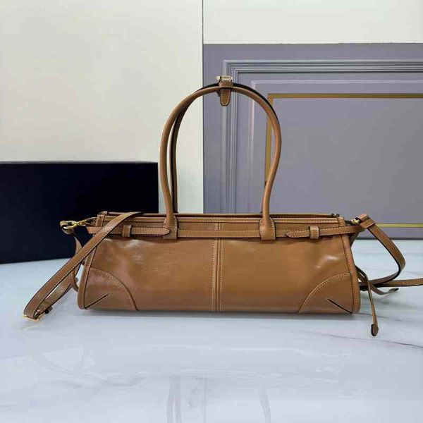 Designer tote bag Luxury messenger bag shoulder fashionable men bag Fashion-Forward Unisex Waxed Leather Tote - Stylish Shoulder Messenger Bag with Versatility, P3
Designer tote bag Luxury messenger bag shoulder fashionable men bag Fashion-Forward Unisex Waxed Leather Tote - Stylish Shoulder Messenger Bag with Versatility, P3
