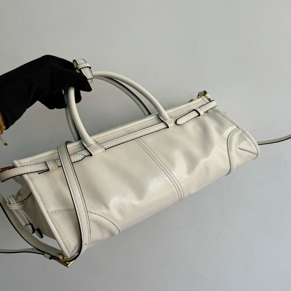 Designer Luxury Tote with Oil-Waxed Leather for Men & Women Unisex Unisex Genuine Leather Designer Tote - Oil-Waxed Cowhide Craftsmanship for Everyday Elegance bag bags, P11
Designer Luxury Tote with Oil-Waxed Leather for Men & Women Unisex Unisex Genuine Leather Designer Tote - Oil-Waxed Cowhide Craftsmanship for Everyday Elegance bag bags, P11