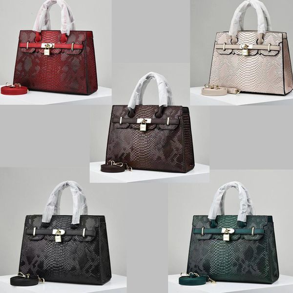 Elegant retro crocodile handbag large capacity wear resistant leather shoulder bag daily Joker printed mother bag exquisite gold buckle crossbody bag wholesale, Grey
Elegant retro crocodile handbag large capacity wear resistant leather shoulder bag daily Joker printed mother bag exquisite gold buckle crossbody bag wholesale, Grey
