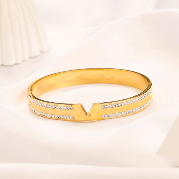 Gold Diamond Bracelet Stainless Steel Luxury Bangle Letter Bracelet 18K Gold Plated Gift Jewelry Luxury Designer Bracelet for Women Jewelrys No Box
Gold Diamond Bracelet Stainless Steel Luxury Bangle Letter Bracelet 18K Gold Plated Gift Jewelry Luxury Designer Bracelet for Women Jewelrys No Box