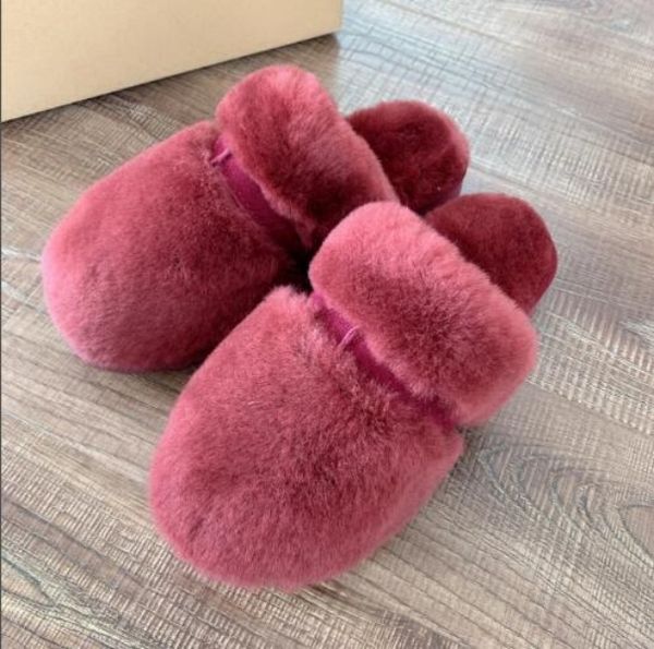 Luxurious Sheep Leather Ladies' Indoor Outdoor Slippers - Keeps You Snug All Season Long, Pink
Luxurious Sheep Leather Ladies' Indoor Outdoor Slippers - Keeps You Snug All Season Long, Pink
