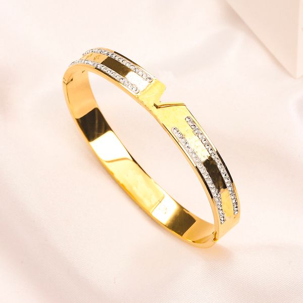 Bracelet Stainless Steel Luxury Bangle Letter Bracelet 18K Gold Plated Jewelry Luxury Designer Bracelet for Women Jewelrys Gift
Bracelet Stainless Steel Luxury Bangle Letter Bracelet 18K Gold Plated Jewelry Luxury Designer Bracelet for Women Jewelrys Gift