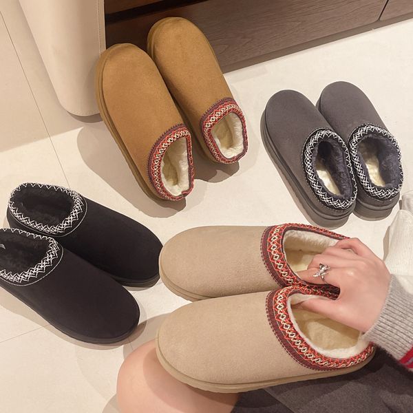 Casual Unisex Velvet Cotton Slip-On Shoes with Non-Slip Sole Perfect for Everyday Use, Brown
Casual Unisex Velvet Cotton Slip-On Shoes with Non-Slip Sole Perfect for Everyday Use, Brown