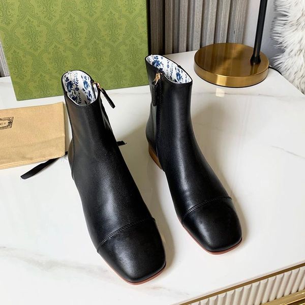 Elegant Women's Designer Boots Made of Genuine Leather Comfortable Winter Shoes Sizes 35-43, Red
Elegant Women's Designer Boots Made of Genuine Leather Comfortable Winter Shoes Sizes 35-43, Red