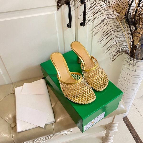Trendsetting Wofeng Wang Designer Heels Sleek Slip-On Shoes for the Modern Woman, Colour2
Trendsetting Wofeng Wang Designer Heels Sleek Slip-On Shoes for the Modern Woman, Colour2