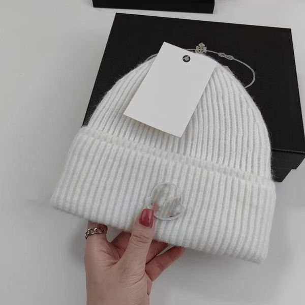 Luxury beanies designer Winter Bean men and women Fashion design knit hats fall woolen cap letter jacquard unisex warm skull hat, Green
Luxury beanies designer Winter Bean men and women Fashion design knit hats fall woolen cap letter jacquard unisex warm skull hat, Green