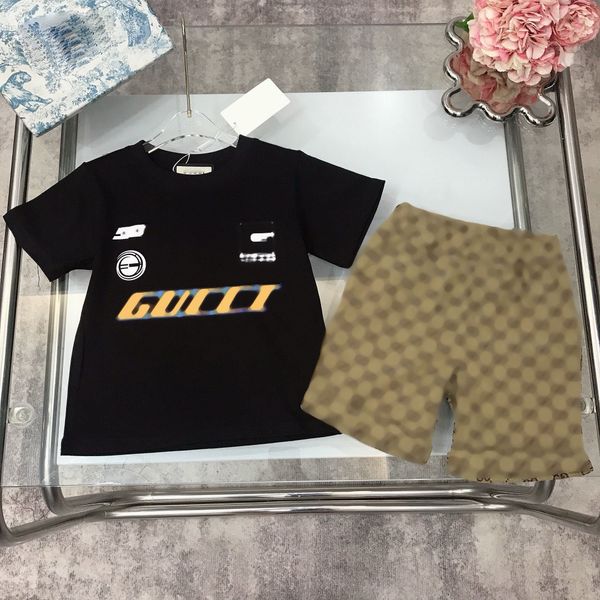 Luxury Deigner Kid 2024 Apricot Fahion Britih Top Brand Ummer Children Treaure and Girl Cotton Two-piece Deigner Thirt Top Hort Polo Clothing, Black white
Luxury Deigner Kid 2024 Apricot Fahion Britih Top Brand Ummer Children Treaure and Girl Cotton Two-piece Deigner Thirt Top Hort Polo Clothing, Black white