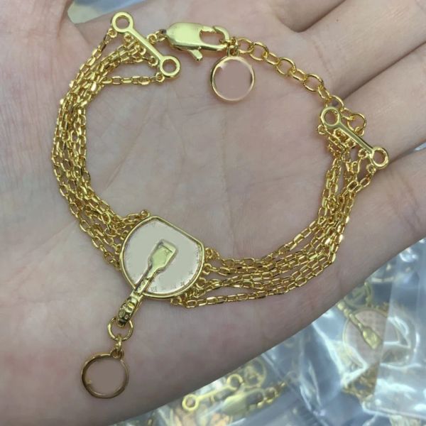 Elegant Luxury Brand Design Women's 18K Gold Crystal Charm Bear Bracelet Chain Bangle Letter Pendant Clover Flower Bracelet Wedding Party Jewelry Accessories Gift
Elegant Luxury Brand Design Women's 18K Gold Crystal Charm Bear Bracelet Chain Bangle Letter Pendant Clover Flower Bracelet Wedding Party Jewelry Accessories Gift
