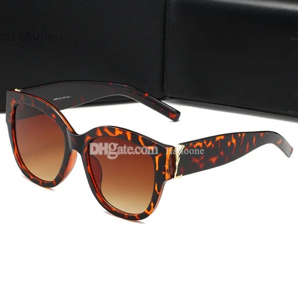 2024 Designer Sunglasses for Women Men Original Eyeglasses Outdoor Shades fashion Luxury PC Frame trend Classic Lady Mirrors for Women and Men Glasses Unisex
2024 Designer Sunglasses for Women Men Original Eyeglasses Outdoor Shades fashion Luxury PC Frame trend Classic Lady Mirrors for Women and Men Glasses Unisex