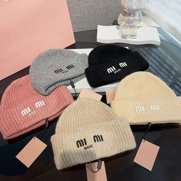 2024 Winter Desingers Luxurys Beanie Warm Knitted Cap Ear Protection Casual Temperament Cold Cap Ski Caps Multi-color High-quality Beanie Hats Couple Headwear, No.2
2024 Winter Desingers Luxurys Beanie Warm Knitted Cap Ear Protection Casual Temperament Cold Cap Ski Caps Multi-color High-quality Beanie Hats Couple Headwear, No.2