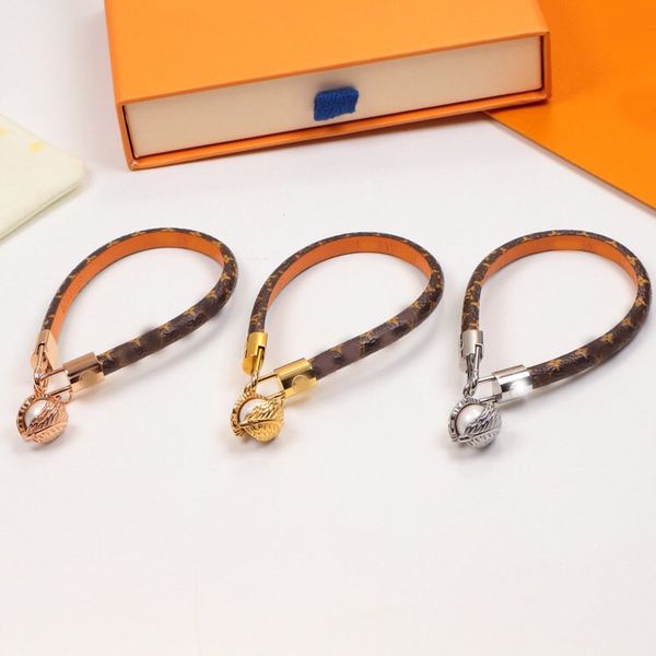 Charm Shell Pearl Bracelets Women Bangle Chain Designer Letter Jewelry Faux Leather 18K Gold Plated Stainless steel Wristband Cuff Fashion Jewelry Accessories
Charm Shell Pearl Bracelets Women Bangle Chain Designer Letter Jewelry Faux Leather 18K Gold Plated Stainless steel Wristband Cuff Fashion Jewelry Accessories