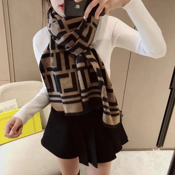 

Designer scarf Winter Scarves Letter Men Double F Fashion Classic Women Versatile Gift Shawl Neck Wrap Core Yarn Imitation