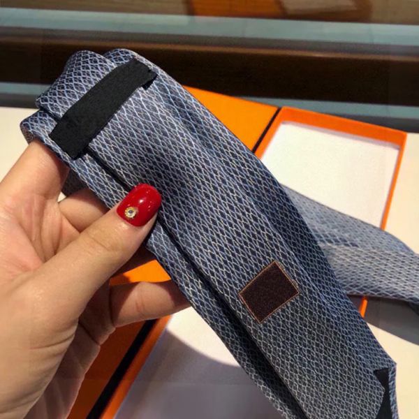 Designer Men Necktie Design Mens Ties Fashion Neck Tie Letter Printed Luxurys Business Cravate Neckwear Corbata Cravattino
Designer Men Necktie Design Mens Ties Fashion Neck Tie Letter Printed Luxurys Business Cravate Neckwear Corbata Cravattino