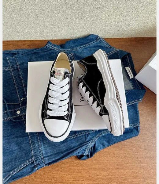 Maison Mihara Yasuhiro Peterson OG Sole Low Cut Men Women Brand Designer Casual MMY Black Canvas Shoes Big Euro Size 36-47
Maison Mihara Yasuhiro Peterson OG Sole Low Cut Men Women Brand Designer Casual MMY Black Canvas Shoes Big Euro Size 36-47