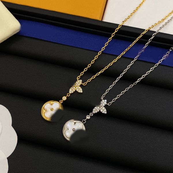 Luxury Crystal Shell Clover Pendant Chain Necklace Brand Designer Gold Silver Plated Stainless Steel Charm Chokers Elegant Women Jewerlry Wedding Gift With Box
Luxury Crystal Shell Clover Pendant Chain Necklace Brand Designer Gold Silver Plated Stainless Steel Charm Chokers Elegant Women Jewerlry Wedding Gift With Box