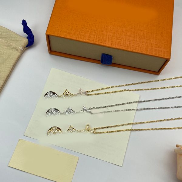 Luxury Crystal Shell Clover Pendant Chain Necklace Brand Designer Gold Silver Plated Stainless Steel Charm Chokers Fashion Women Jewerlry Wedding Gift With Box
Luxury Crystal Shell Clover Pendant Chain Necklace Brand Designer Gold Silver Plated Stainless Steel Charm Chokers Fashion Women Jewerlry Wedding Gift With Box