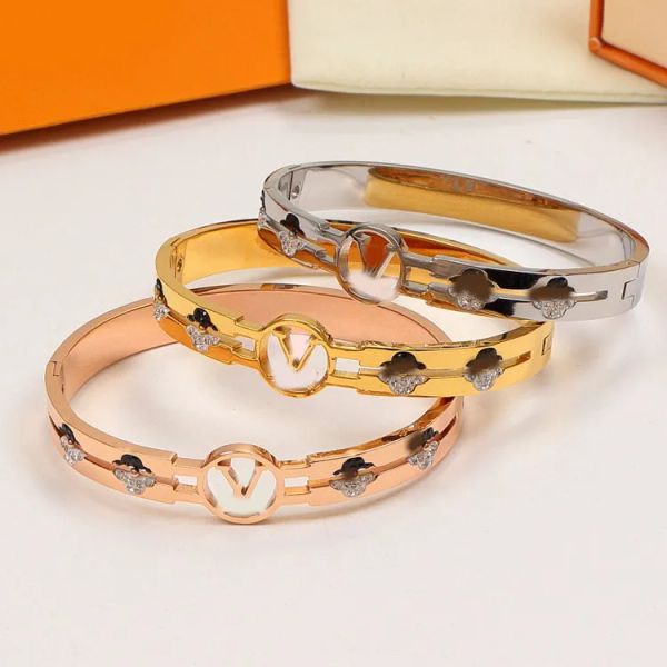 Luxury Brand Designer Women Men Hollow Crystal Letter Flower Bracelets Gold Silver Plated Stainless Steel Bangle Chain Wristband Cuff Fashion Jewelry Accessories
Luxury Brand Designer Women Men Hollow Crystal Letter Flower Bracelets Gold Silver Plated Stainless Steel Bangle Chain Wristband Cuff Fashion Jewelry Accessories