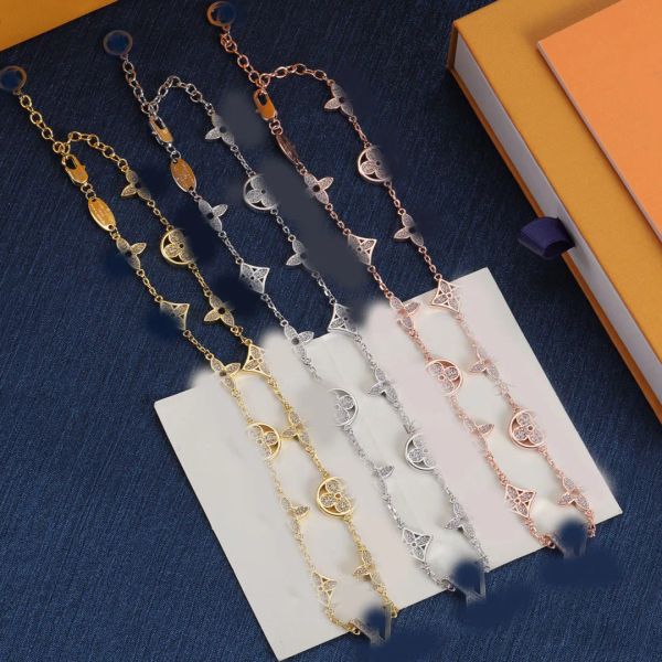 Vintage Crystal Clover Charm Chokers Chain Necklace Brand Designer Gold Silver Plated Stainless Steel Pendant Fashion Women Jewerlry Wedding with Box
Vintage Crystal Clover Charm Chokers Chain Necklace Brand Designer Gold Silver Plated Stainless Steel Pendant Fashion Women Jewerlry Wedding with Box