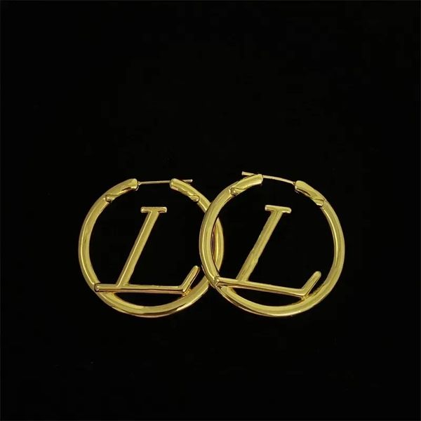 Original box 18K gold large Hoop earrings fashion Luxury designer women jewelry classic girls ear studs Valentine's Day Gift engagement for Bride
Original box 18K gold large Hoop earrings fashion Luxury designer women jewelry classic girls ear studs Valentine's Day Gift engagement for Bride