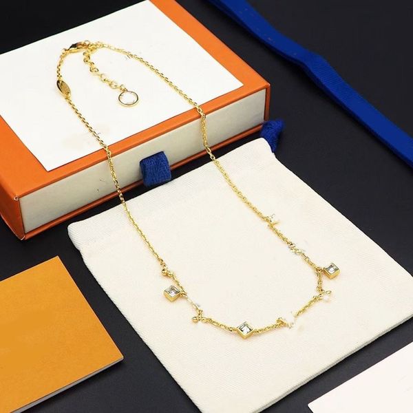 Fashion Crystal Clover Charm Chokers Chain Necklace luxury Brand Designer Statement Necklace Gold Silver Plated Stainless Steel Pendant Women Jewerlry
Fashion Crystal Clover Charm Chokers Chain Necklace luxury Brand Designer Statement Necklace Gold Silver Plated Stainless Steel Pendant Women Jewerlry