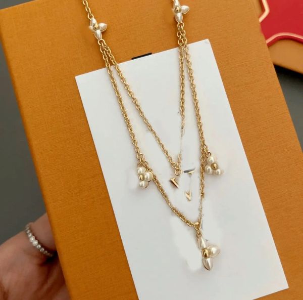 Vintage Women Crystal Clover Charm Chokers Chain Necklace Luxury Brand Designer Statement Necklace Gold Silver Plated Stainless Steel Pendant Jewerlry With Box
Vintage Women Crystal Clover Charm Chokers Chain Necklace Luxury Brand Designer Statement Necklace Gold Silver Plated Stainless Steel Pendant Jewerlry With Box