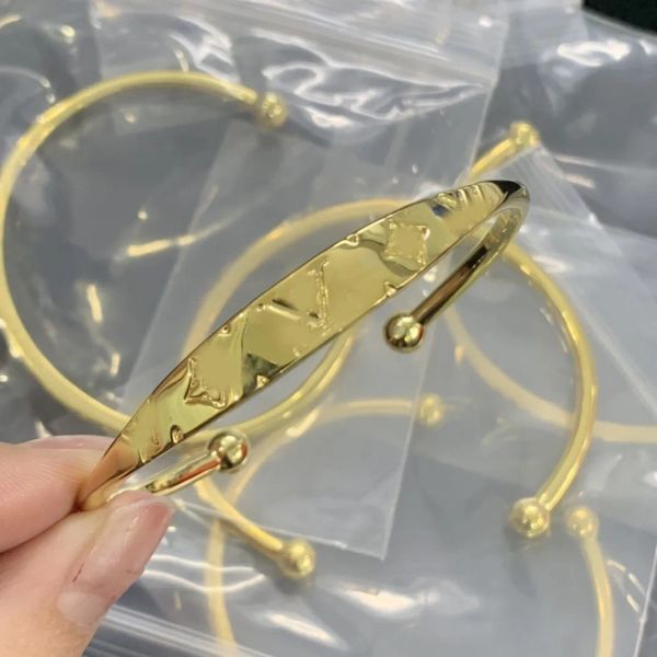 Women Girl Elegant Carved Flower Bangle Bracelet Armband Luxury Design Gold Silver Rose Plated Stainless Steel Open Wristband Cuff Pulsera Jewelry Adjustable
Women Girl Elegant Carved Flower Bangle Bracelet Armband Luxury Design Gold Silver Rose Plated Stainless Steel Open Wristband Cuff Pulsera Jewelry Adjustable