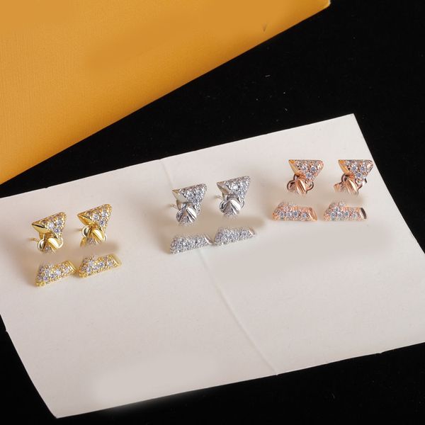Elegant Crystal Letter Ear Stud Earring Luxury Designer Women 18K Gold Silver Plated Earrings Jewelry Gift Accessories Wholesale
Elegant Crystal Letter Ear Stud Earring Luxury Designer Women 18K Gold Silver Plated Earrings Jewelry Gift Accessories Wholesale
