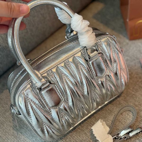 Fashion Mimi Matelasse Bowling Square Shoulder Womens Hobo Handbags Crossbodys Cosmetic Bag Real Leather Tote Travel Bags 240115, Silver
Fashion Mimi Matelasse Bowling Square Shoulder Womens Hobo Handbags Crossbodys Cosmetic Bag Real Leather Tote Travel Bags 240115, Silver