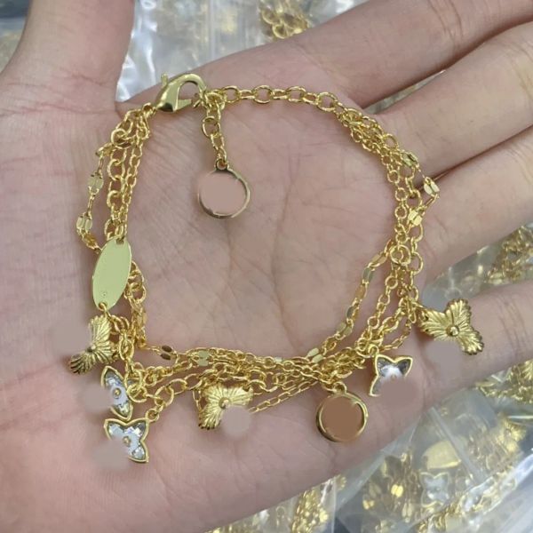 Luxury Designer Brand 18K Gold Silver Plated Chain Charm Bracelet Bangle Fashion Women's Letter Pendant Clover Flower Bracelet Wedding Special Elegant Jewelry
Luxury Designer Brand 18K Gold Silver Plated Chain Charm Bracelet Bangle Fashion Women's Letter Pendant Clover Flower Bracelet Wedding Special Elegant Jewelry