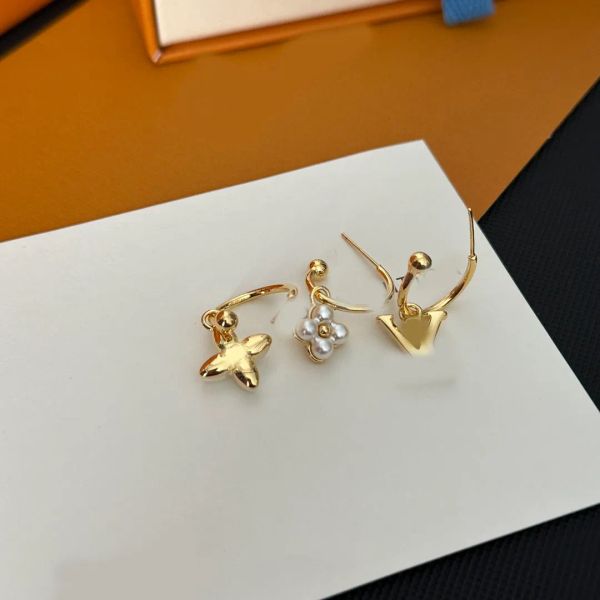 3PCS/Set Women Flower Pearl Crystal Ear Stud Earrings Brand Designer Fashion Gold Silver Stainless Steel Ear Drop Jewelry Fashion Accessories High Quality With Box
3PCS/Set Women Flower Pearl Crystal Ear Stud Earrings Brand Designer Fashion Gold Silver Stainless Steel Ear Drop Jewelry Fashion Accessories High Quality With Box