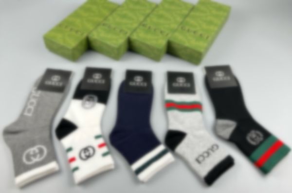 2024 Women's socks men's high-quality cotton solid color socks classic black and white breathable sports socks casual socks luxury all-season socks
2024 Women's socks men's high-quality cotton solid color socks classic black and white breathable sports socks casual socks luxury all-season socks